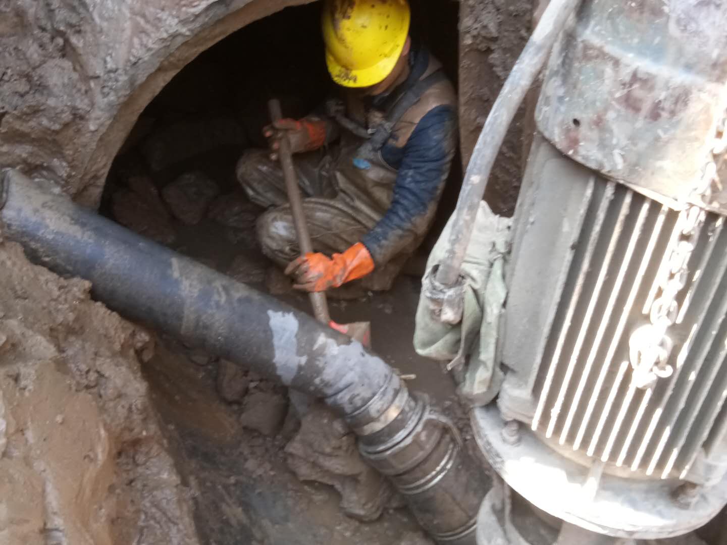 和布克赛尔管道清淤