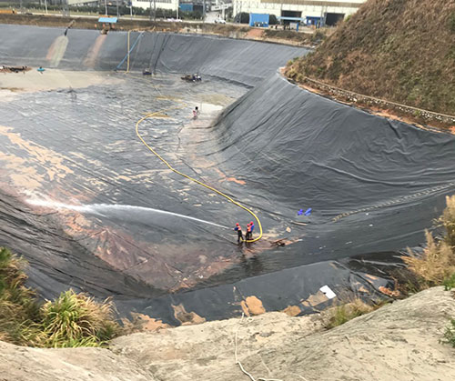 和布克赛尔废水池清理