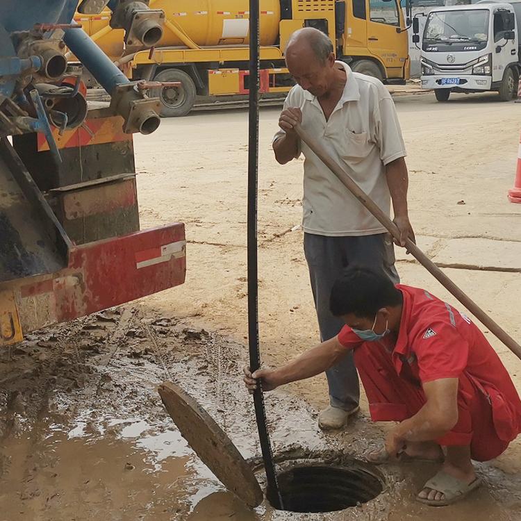 和布克赛尔雨水管道清淤
