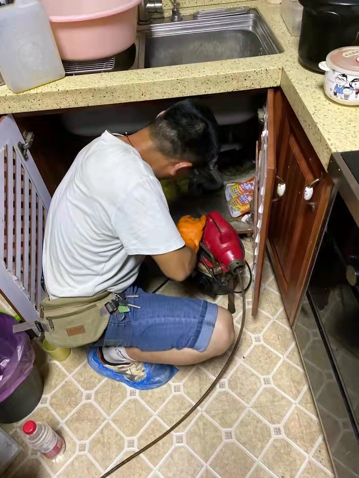 和布克赛尔通下水道